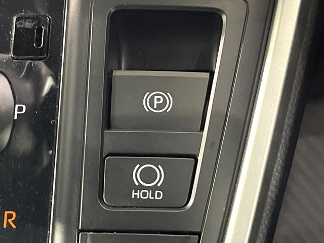 TOYOTA VOXY HYBRID 2023