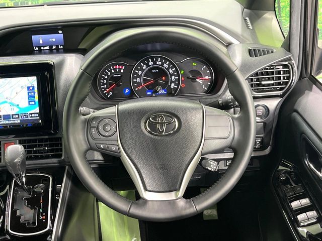 TOYOTA VOXY 2019
