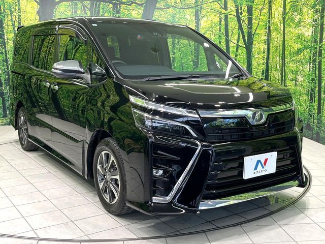 TOYOTA VOXY 2019