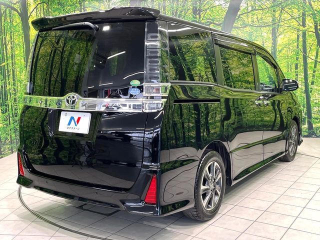 TOYOTA VOXY 2019