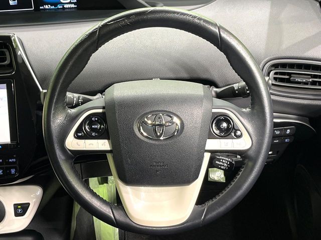 TOYOTA PRIUS 2017