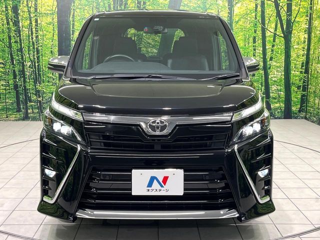 TOYOTA VOXY 2020