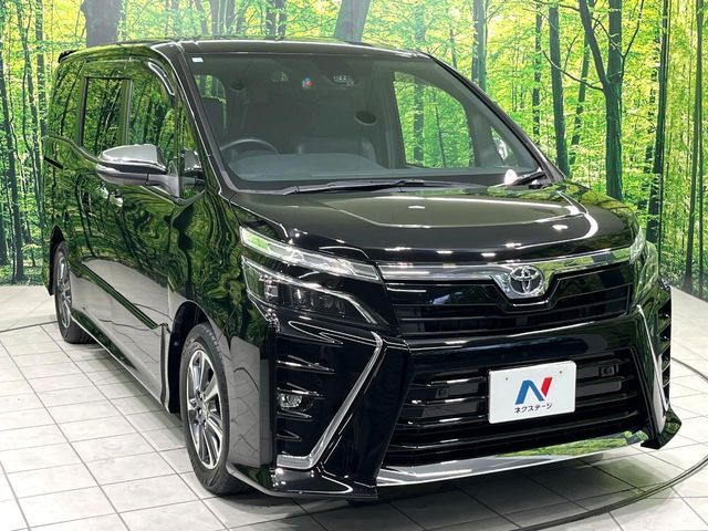 TOYOTA VOXY 2020