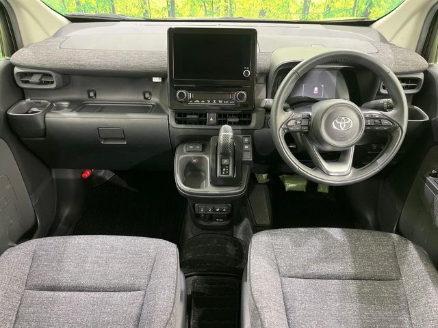 TOYOTA SIENTA HYBRID 2022