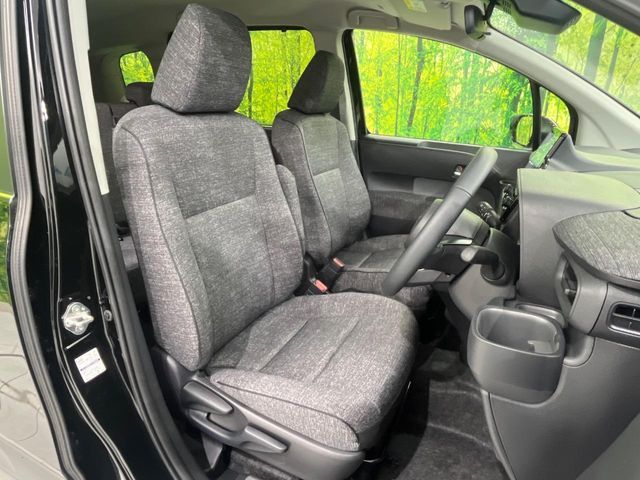 TOYOTA SIENTA HYBRID 2024