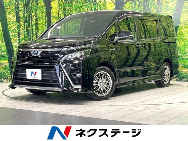 TOYOTA VOXY HYBRID 2017