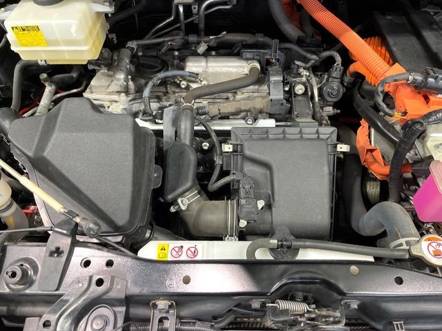 TOYOTA VOXY HYBRID 2017