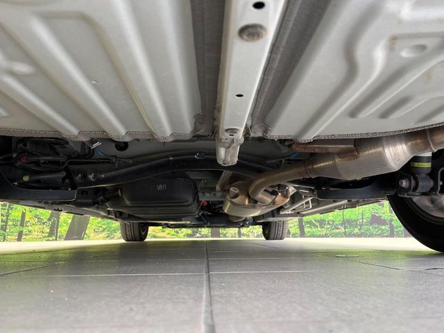 TOYOTA VOXY HYBRID 2023