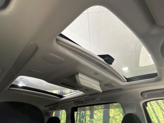 TOYOTA VELLFIRE 2013