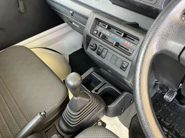 DAIHATSU HIJET truck 4WD 2017