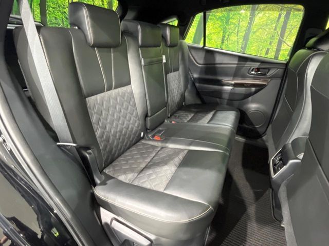 TOYOTA HARRIER 4WD 2015