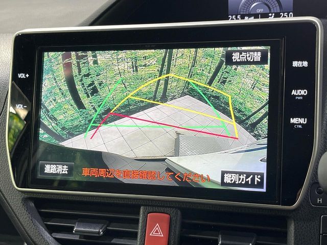 TOYOTA VOXY 4WD 2017