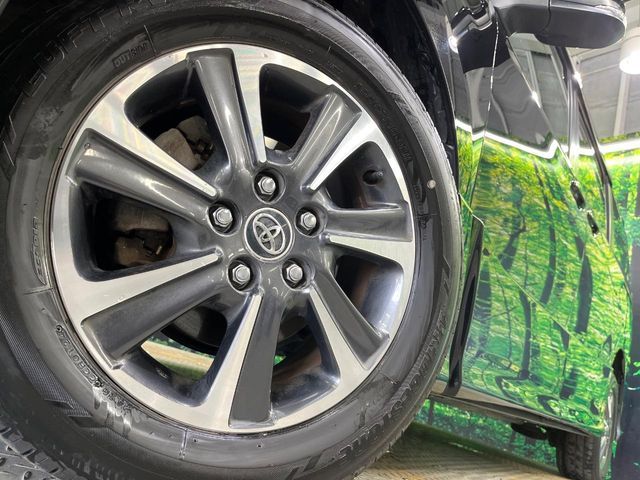 TOYOTA VOXY 4WD 2017