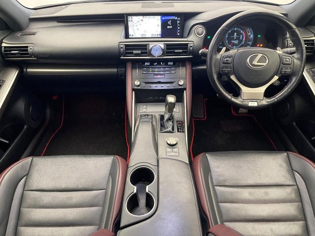 TOYOTA LEXUS IS300 2018