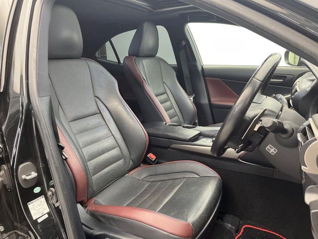 TOYOTA LEXUS IS300 2018