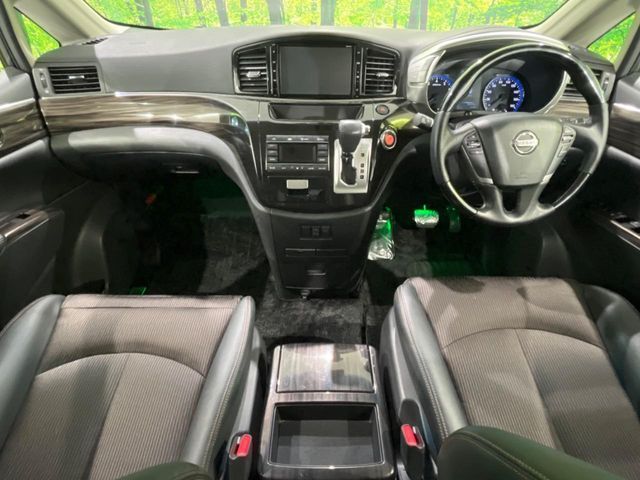 NISSAN ELGRAND  4WD 2014