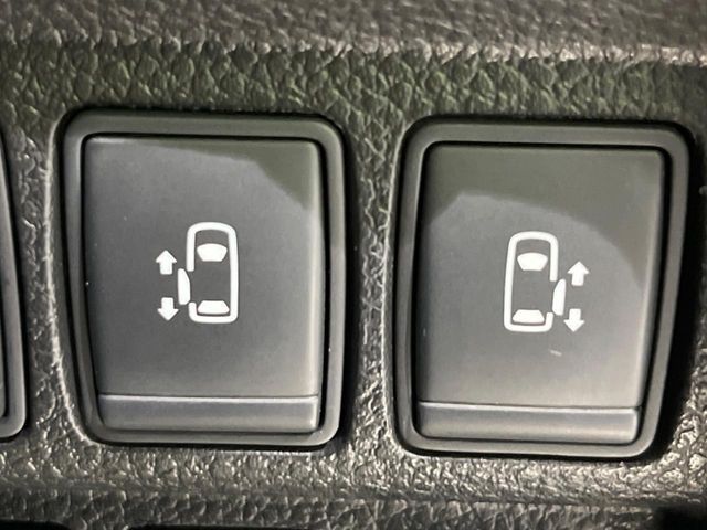 NISSAN ELGRAND  4WD 2014