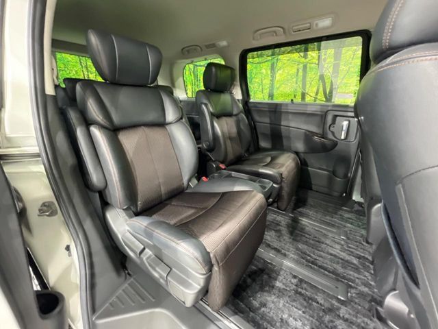 NISSAN ELGRAND  4WD 2014