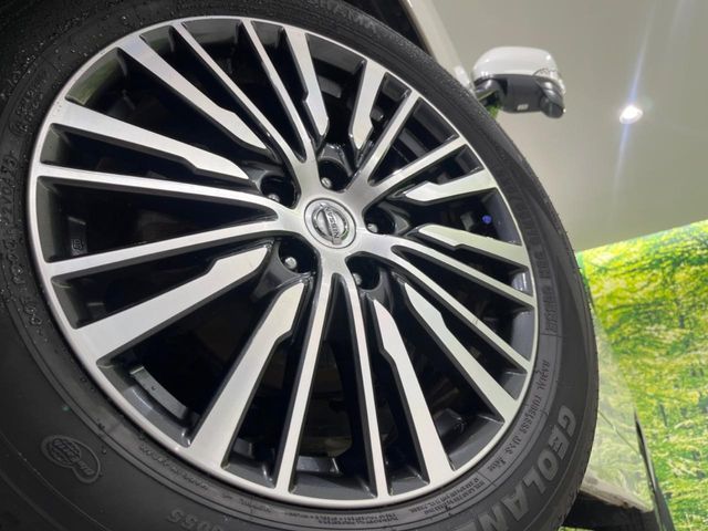 NISSAN ELGRAND  4WD 2014