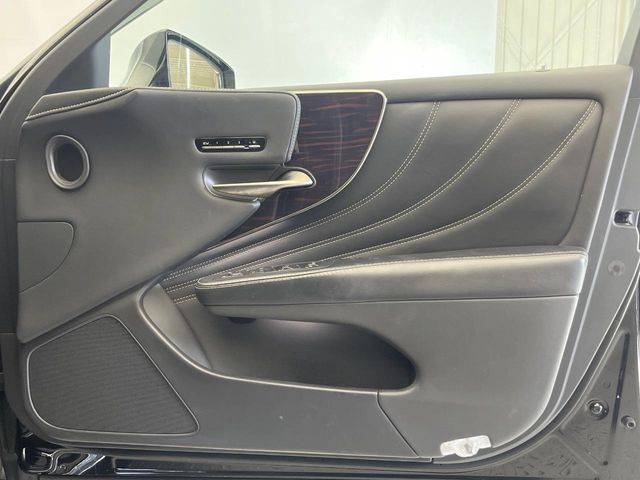 TOYOTA LEXUS LS500h 4WD 2018