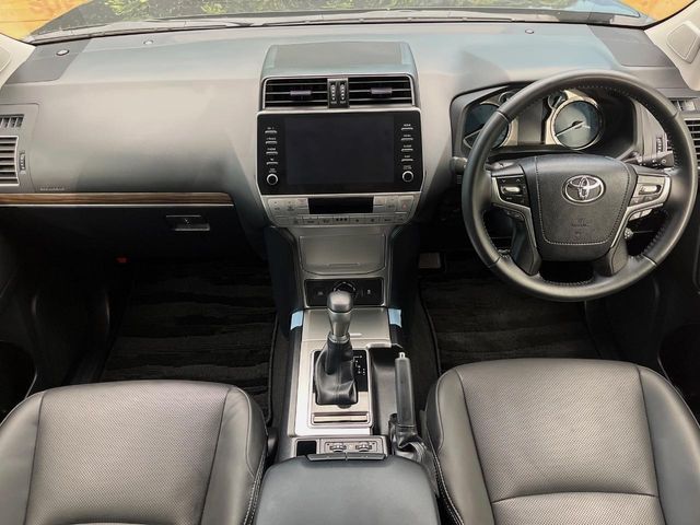 TOYOTA LANDCRUISER PRADO 2022