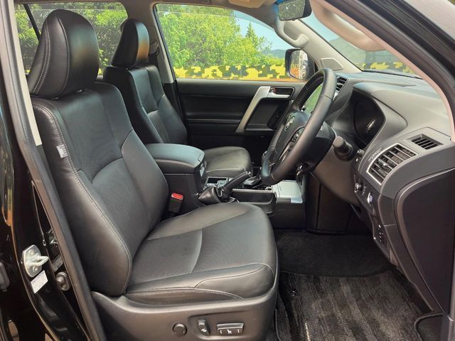 TOYOTA LANDCRUISER PRADO 2022