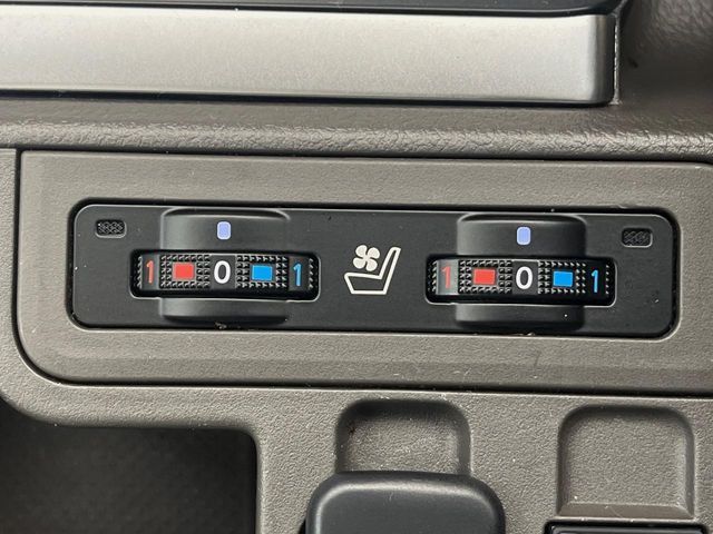 TOYOTA LANDCRUISER PRADO 2023