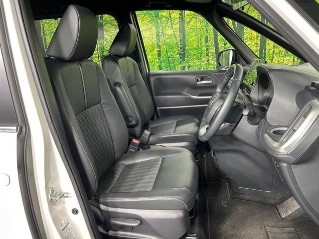 TOYOTA NOAH 4WD 2024