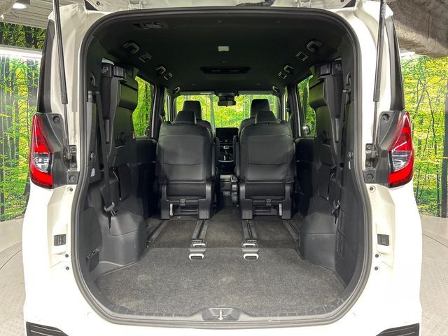 TOYOTA NOAH 4WD 2024