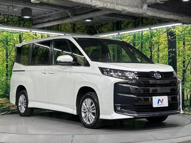 TOYOTA NOAH 4WD 2024