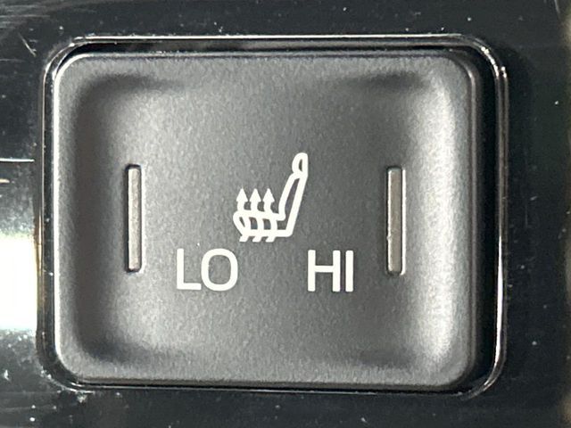 TOYOTA VOXY 4WD 2024