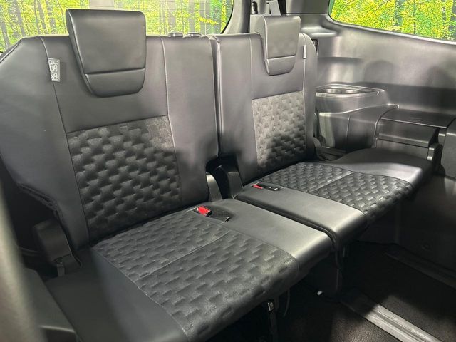 TOYOTA VOXY 4WD 2024