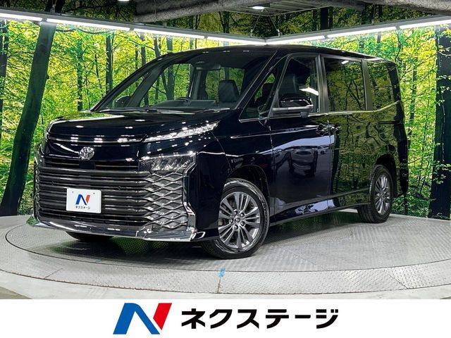 TOYOTA VOXY 4WD 2024