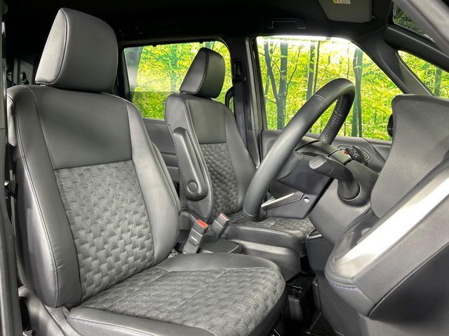 TOYOTA VOXY 4WD 2024