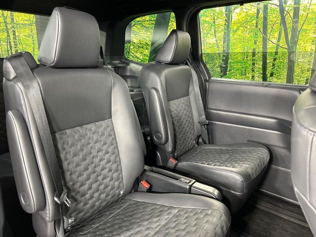 TOYOTA VOXY 4WD 2024