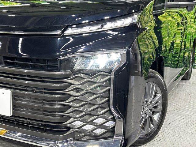 TOYOTA VOXY 4WD 2024