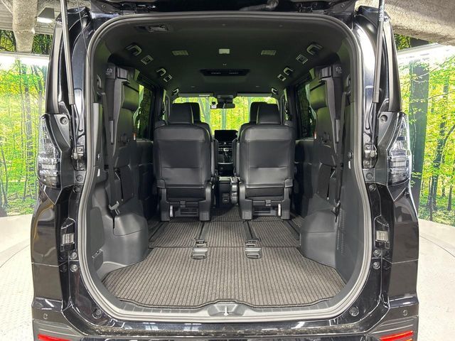 TOYOTA VOXY HYBRID 4WD 2023