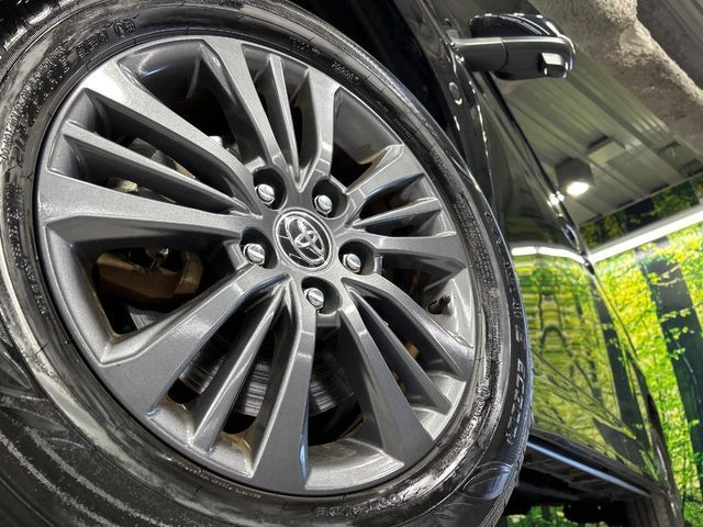 TOYOTA VOXY HYBRID 4WD 2023