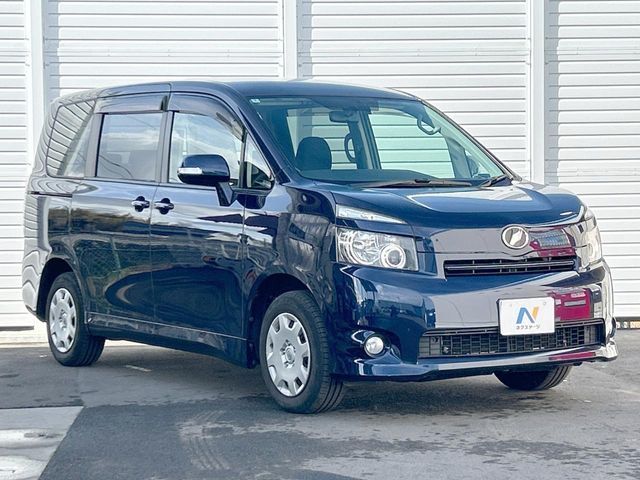 TOYOTA VOXY 2008