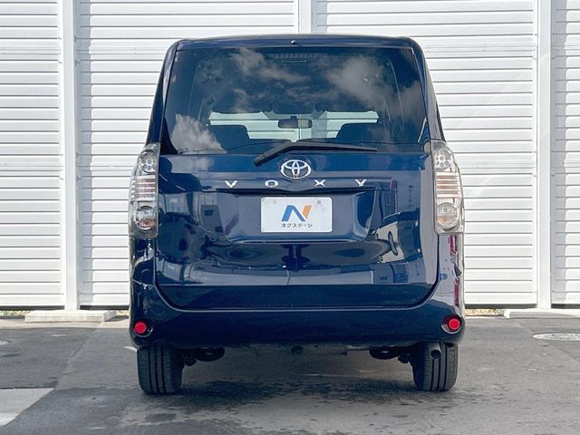 TOYOTA VOXY 2008