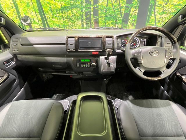 TOYOTA HIACE van 4WD 2025