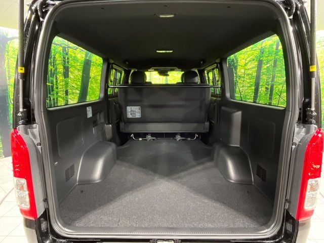 TOYOTA HIACE van 4WD 2025