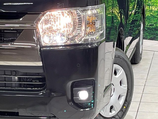 TOYOTA HIACE van 4WD 2025