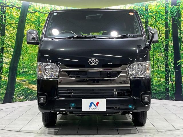 TOYOTA HIACE van 4WD 2025