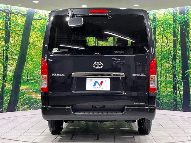 TOYOTA HIACE van 4WD 2025