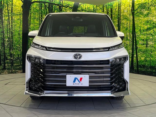 TOYOTA VOXY 4WD 2024