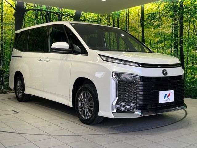 TOYOTA VOXY 4WD 2024