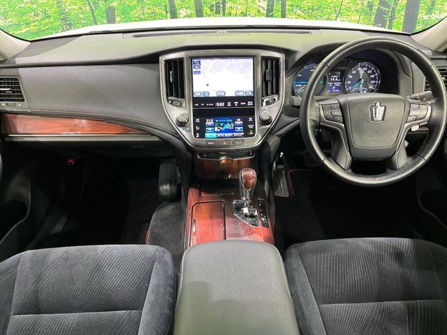 TOYOTA CROWN sedan hybrid 4WD 2014