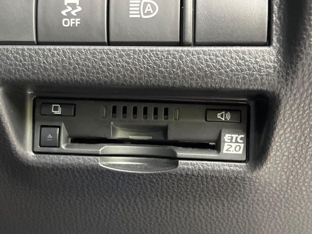 TOYOTA HARRIER HYBRID 2022