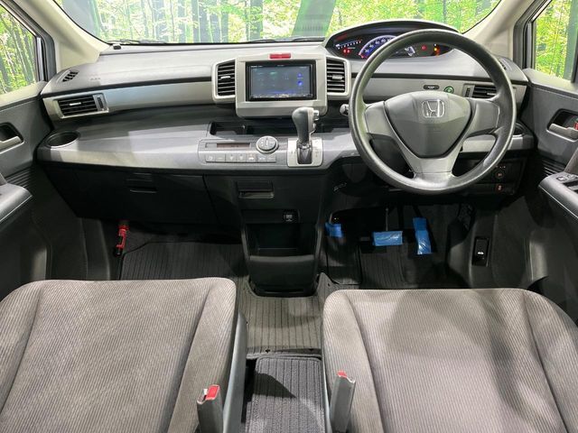 HONDA FREED 2013